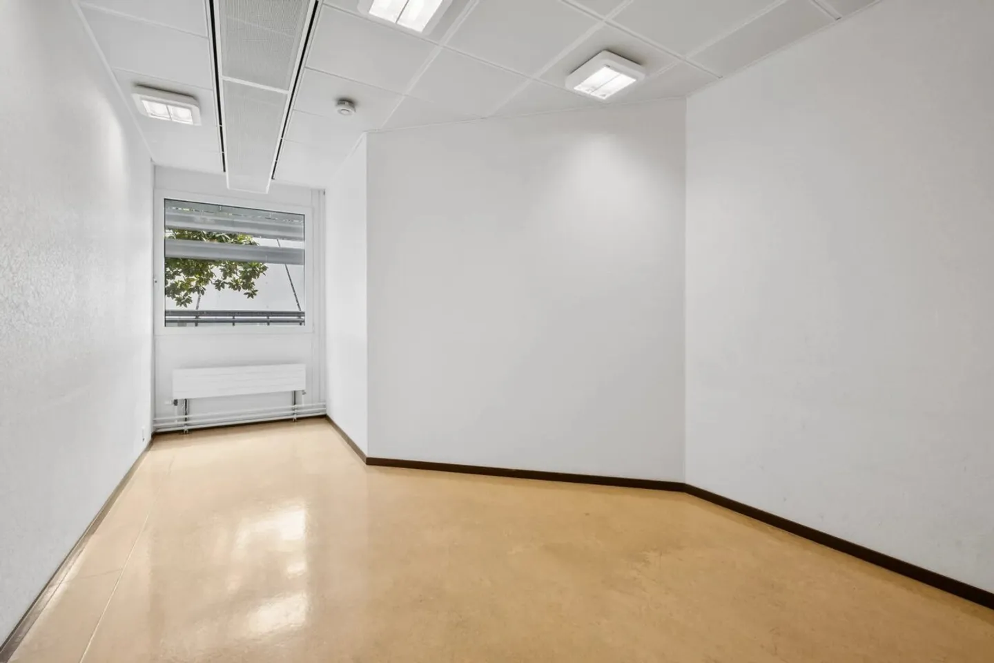Verwaltungsflächen in Charmilles - Foto 7 von 13