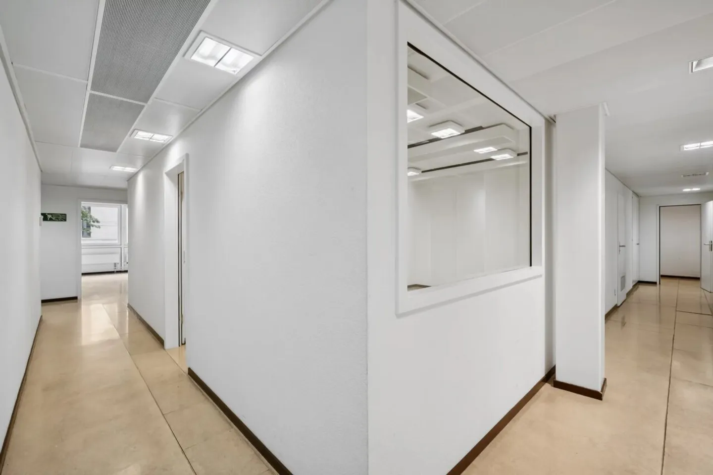 Verwaltungsflächen in Charmilles - Foto 11 von 13