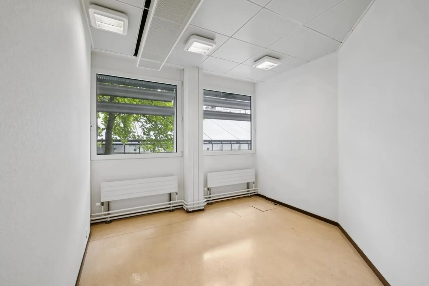 Verwaltungsflächen in Charmilles - Foto 12 von 13