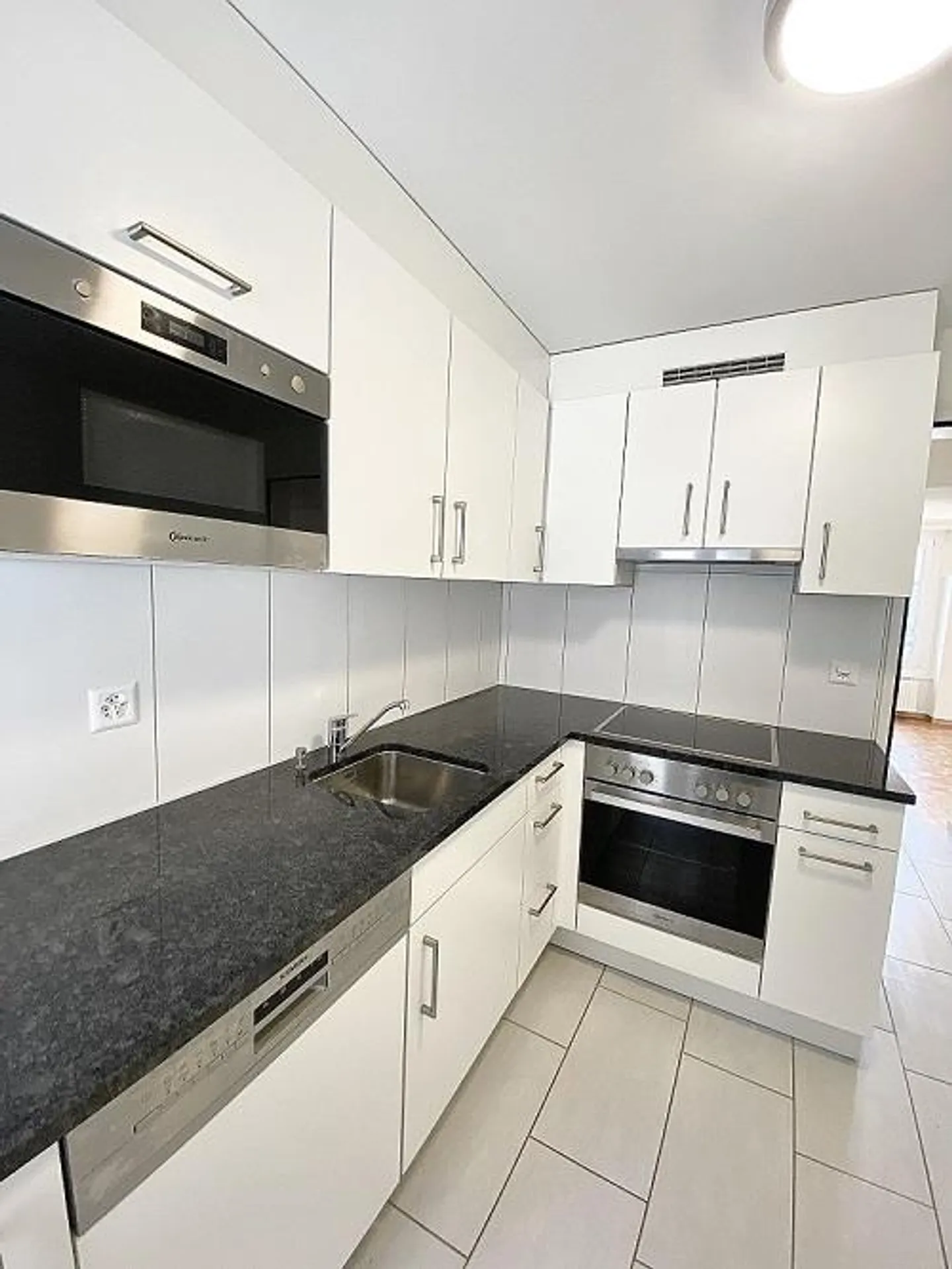 Nouvel appartement rénové dans la vieille ville de Fribourg - Photo 1 sur 6