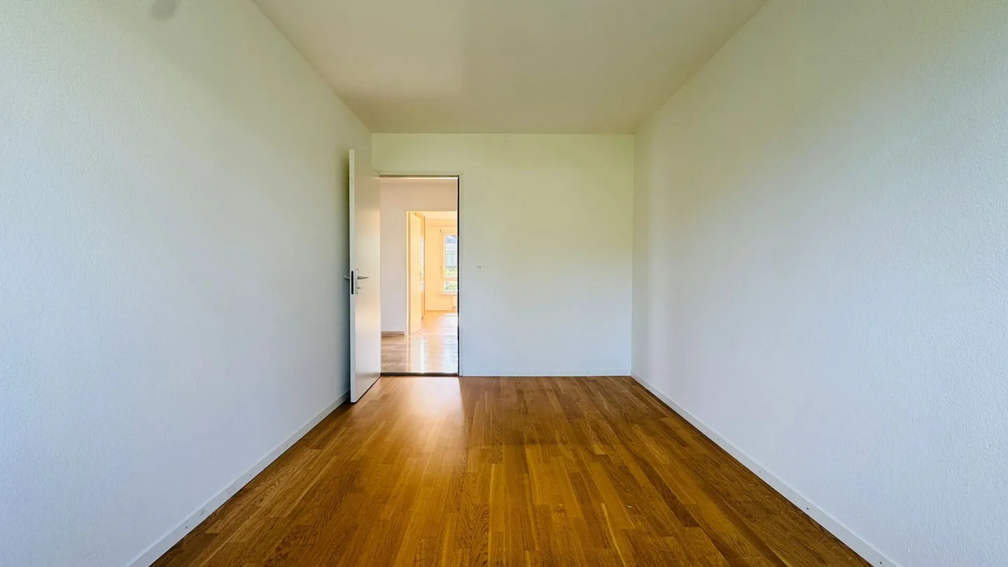 Belle maison familiale double de 6,5 pièces avec jardin d'hiver, jardin et parking dans un emplacement privilégié - Photo 12 sur 29