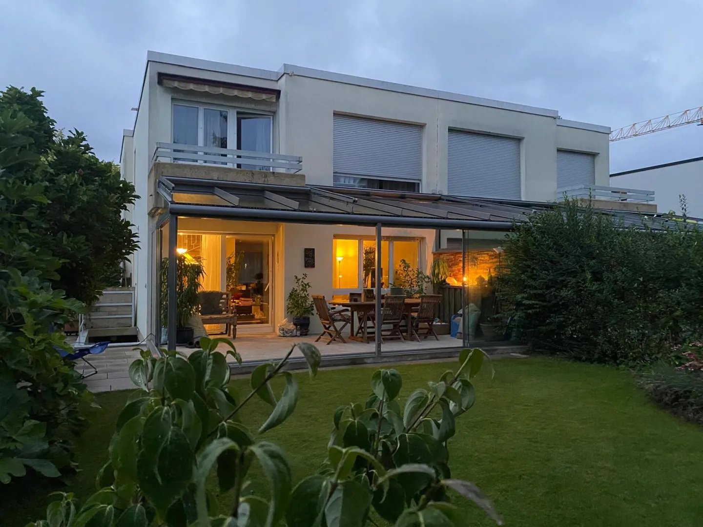 Belle maison familiale double de 6,5 pièces avec jardin d'hiver, jardin et parking dans un emplacement privilégié - Photo 27 sur 29