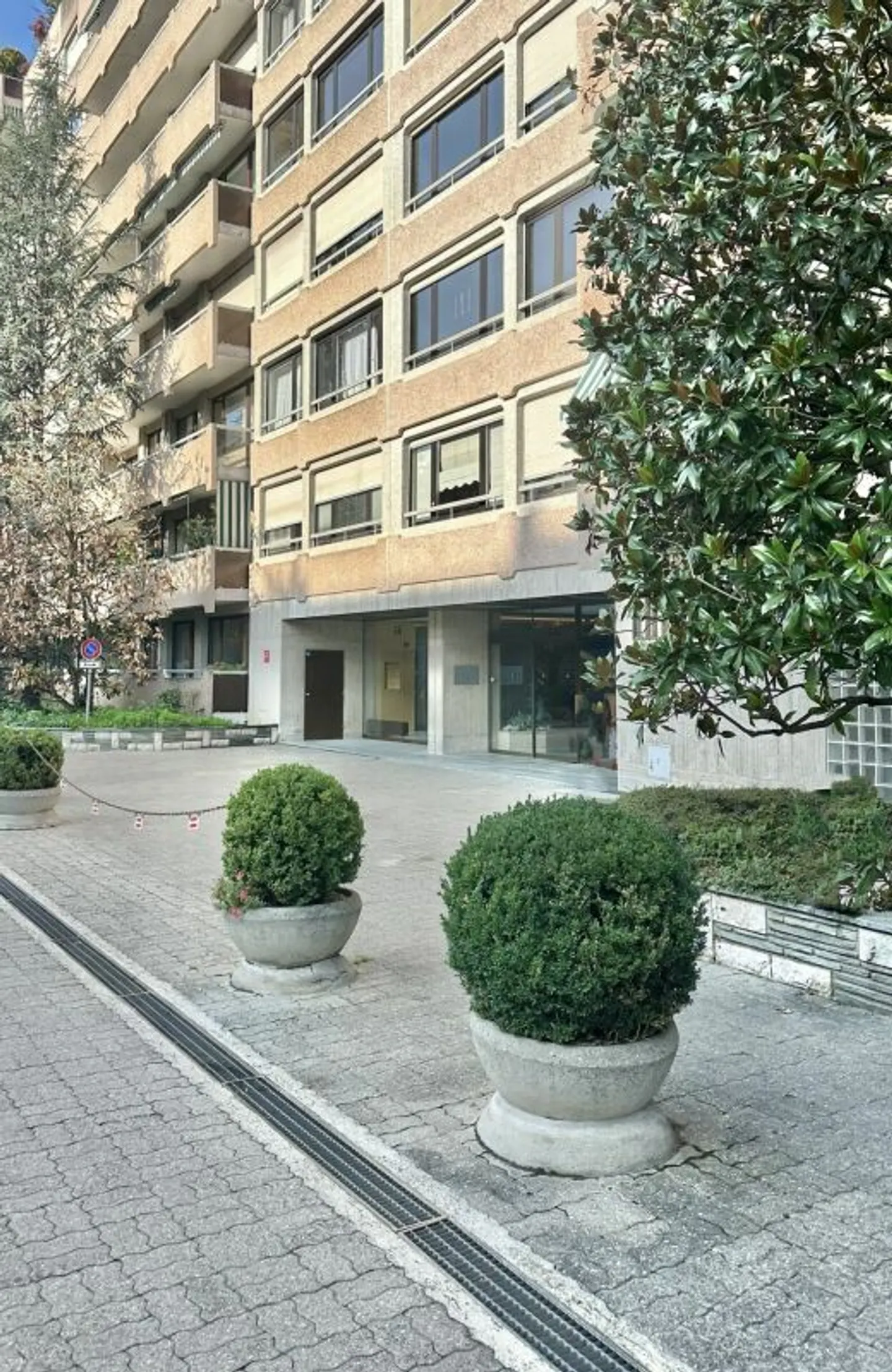 7-room apartment in Geneva - Upper Ground Floor - Photo 2 of 23