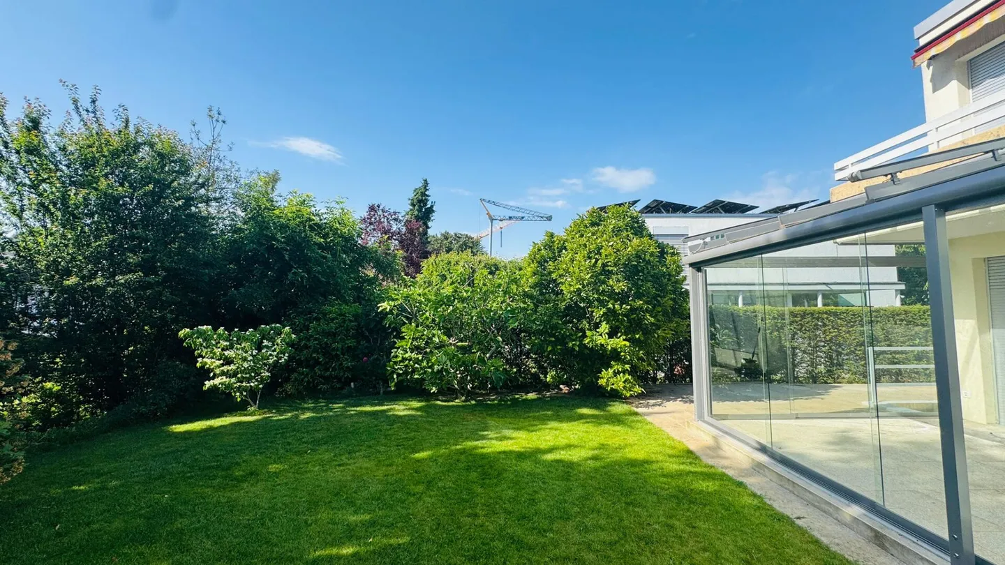 Belle maison familiale double de 6,5 pièces avec jardin d'hiver, jardin et parking dans un emplacement privilégié - Photo 22 sur 29