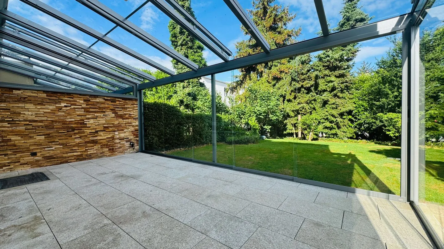 Belle maison familiale double de 6,5 pièces avec jardin d'hiver, jardin et parking dans un emplacement privilégié - Photo 23 sur 29