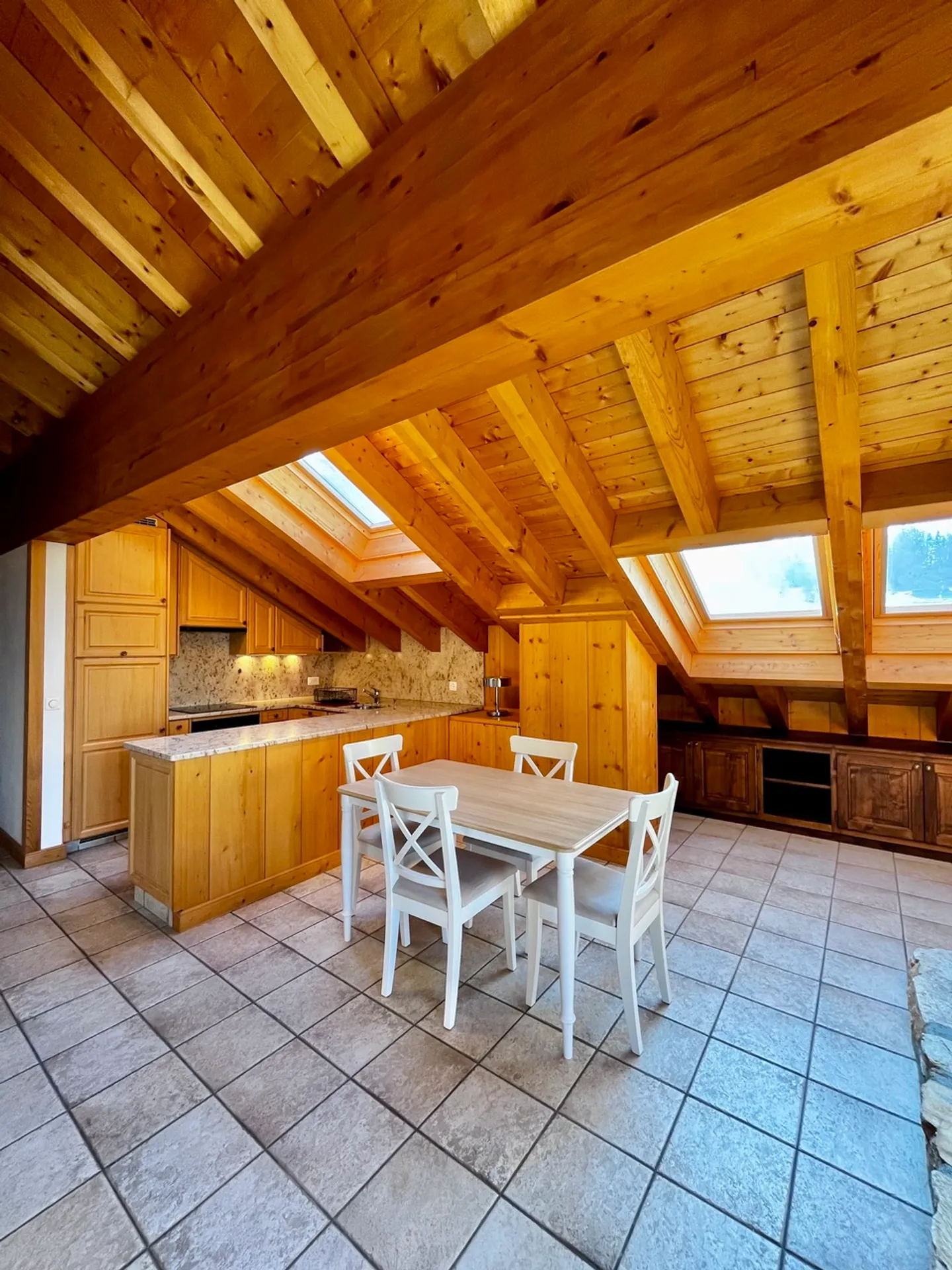 Beautiful 3-room apartment for rent year-round, winter season - Photo 8 of 13