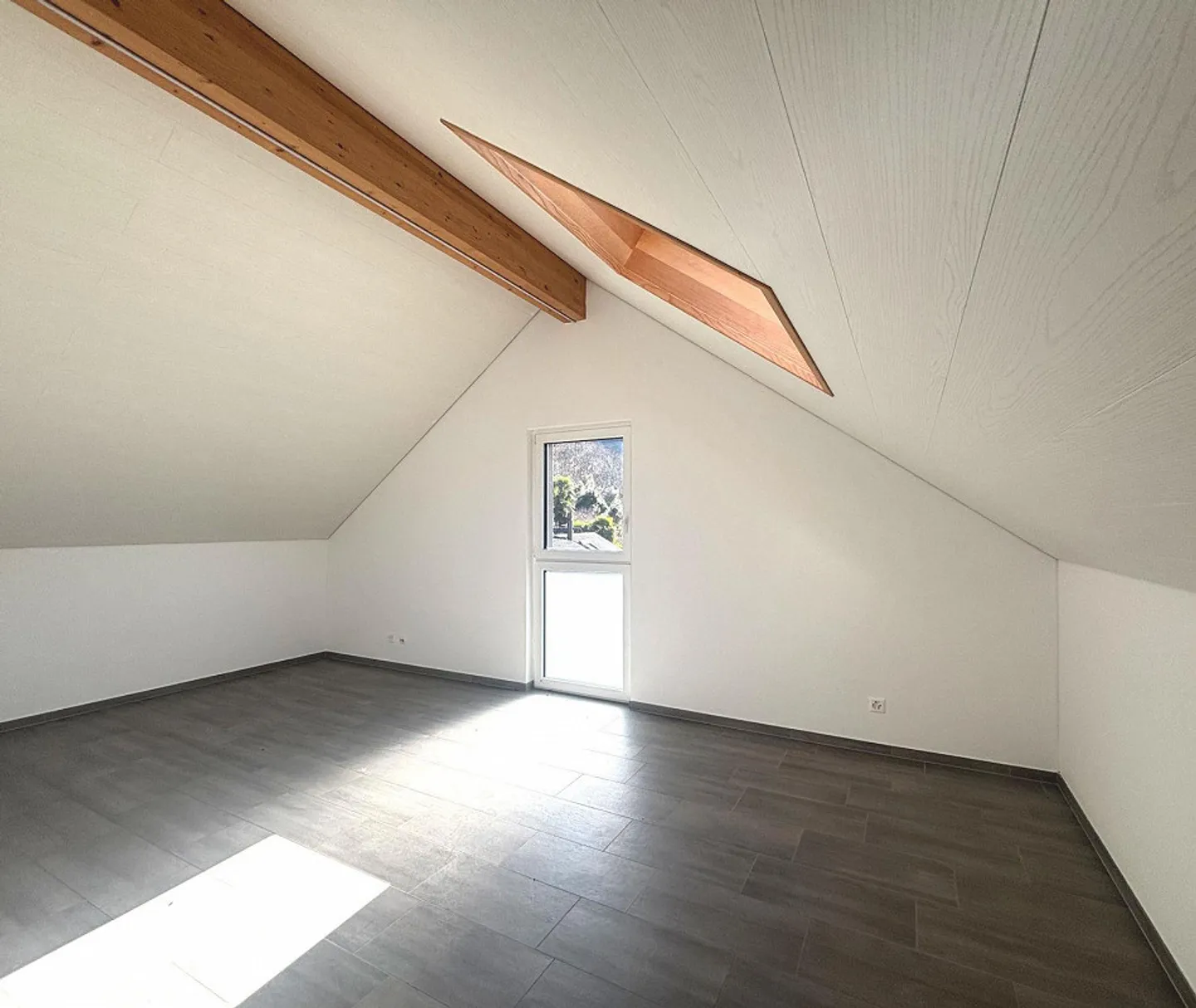 New duplex apartment in a very quiet area - Photo 9 of 12