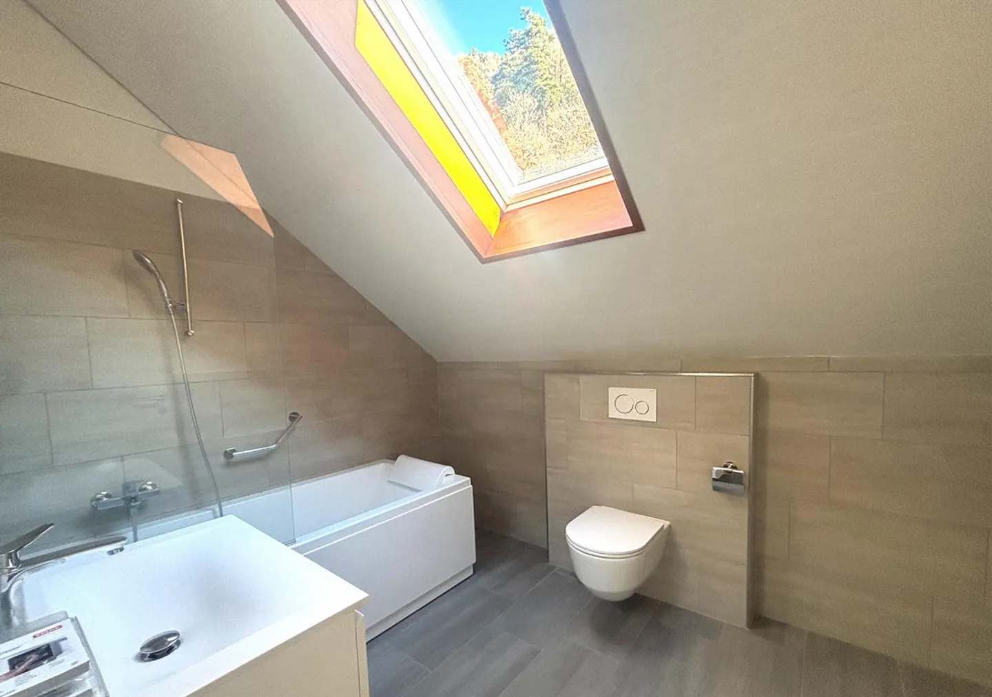 New duplex apartment in a very quiet area - Photo 11 of 12