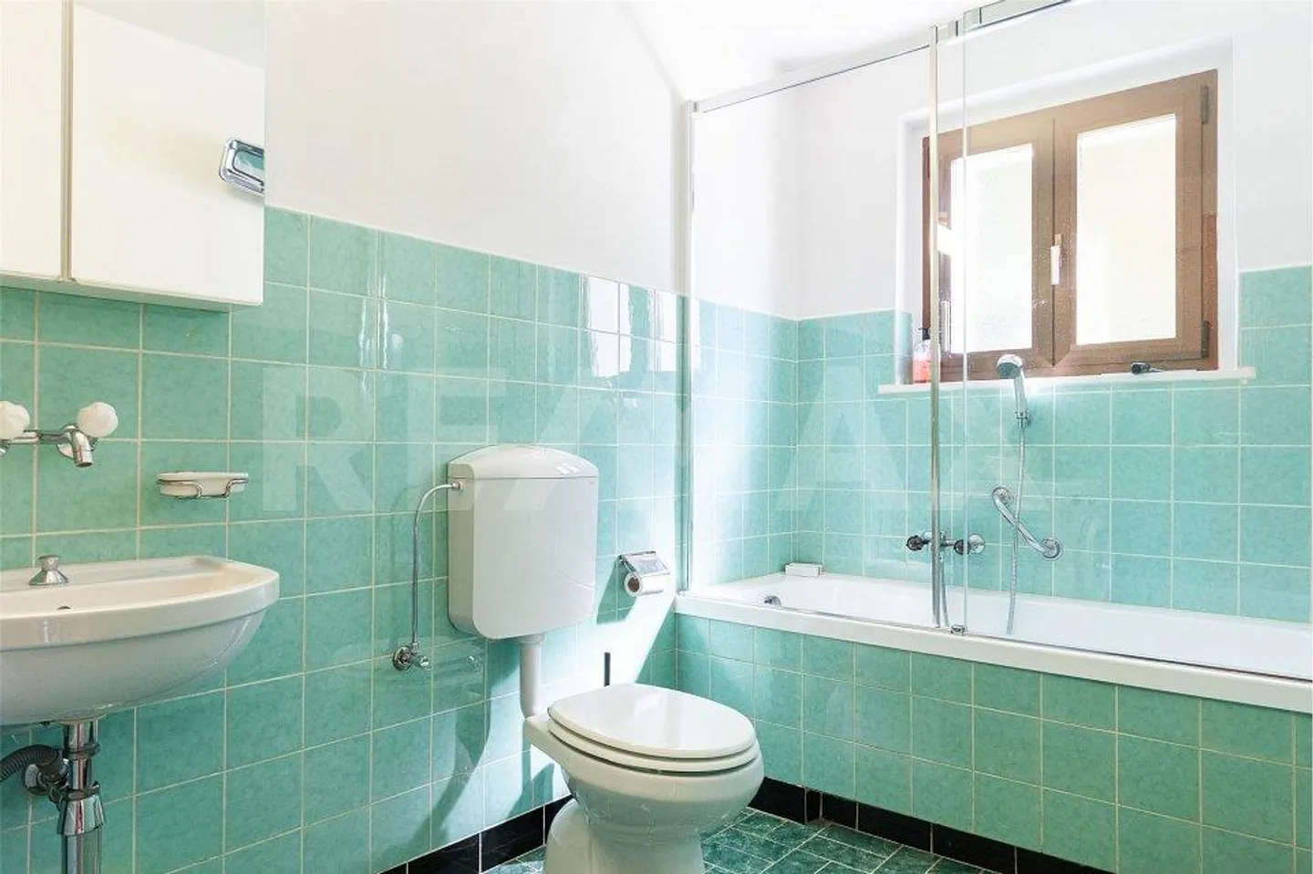 Semi-detached house with a view - Photo 6 of 13