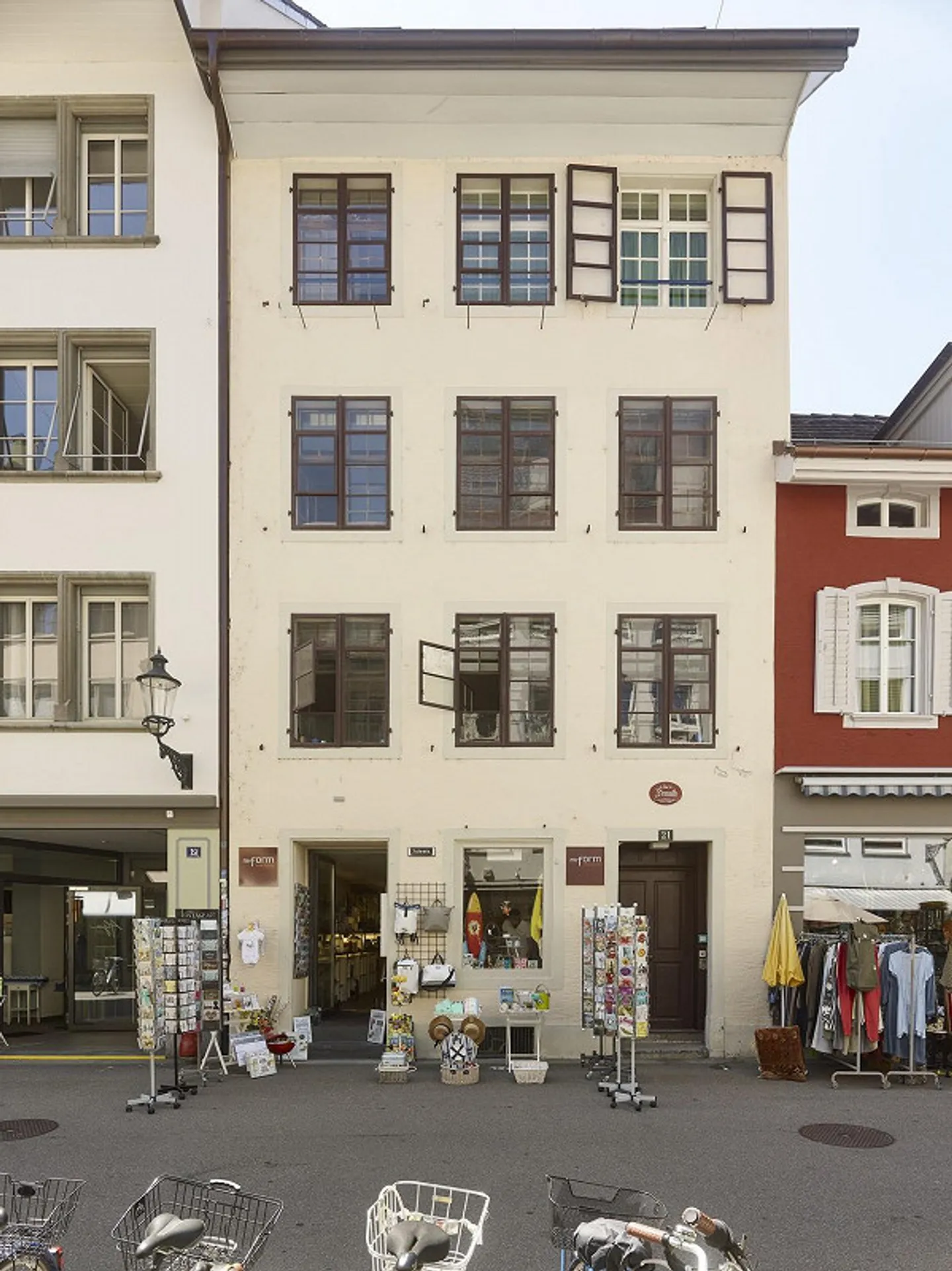 Votre magasin - en plein centre. - Photo 3 sur 7