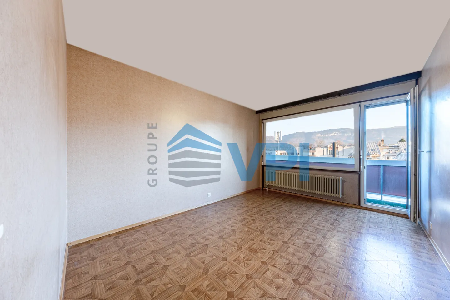 BEAUTIFUL 4-ROOM APARTMENT WITH LOGGIAS AND VIEW OF THE SALÈVE - Photo 3 of 7