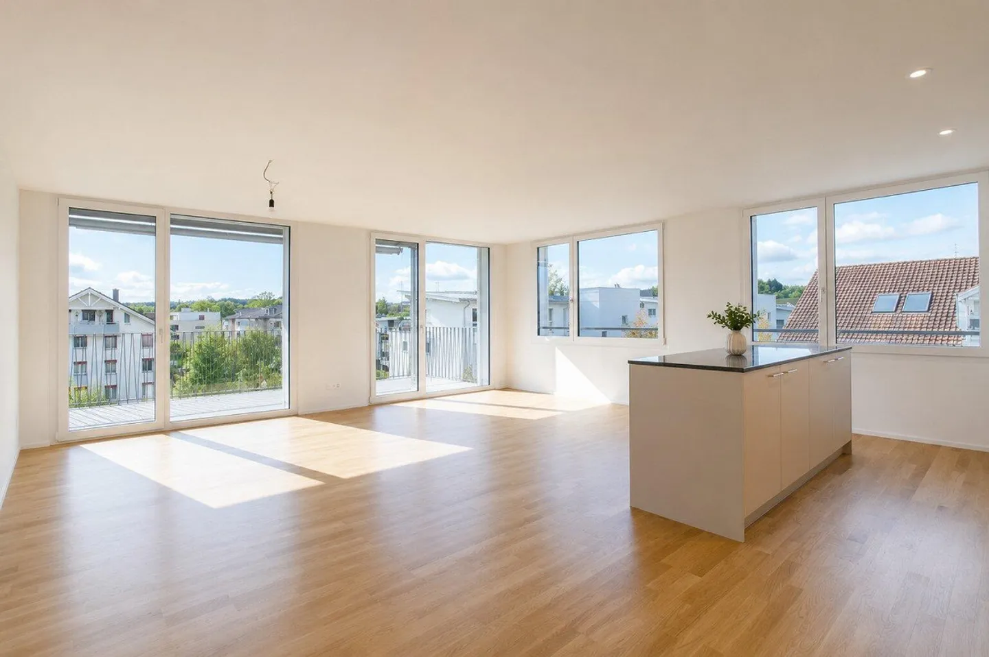 Appartement sous les combles spacieux de 4,5 pièces au cœur d'Inwil - Photo 3 sur 8