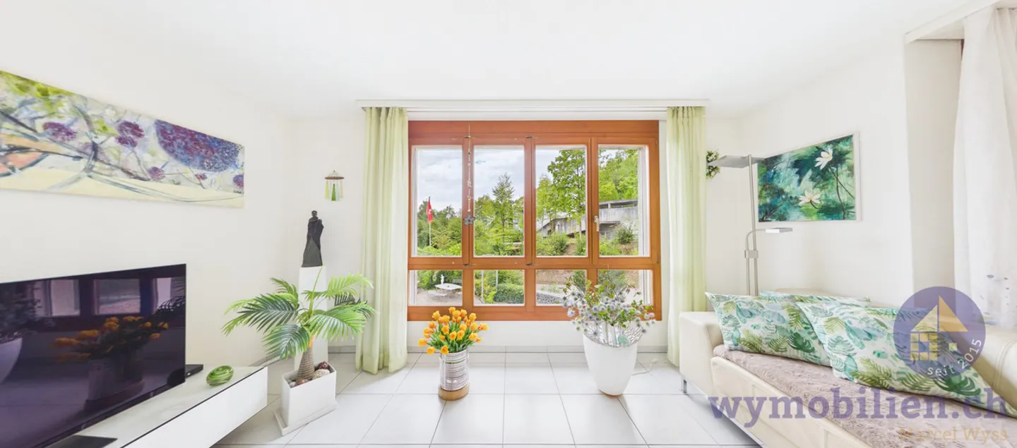 Living with holiday feeling – 3.5-room apartment with glazed balcony - Photo 3 of 11
