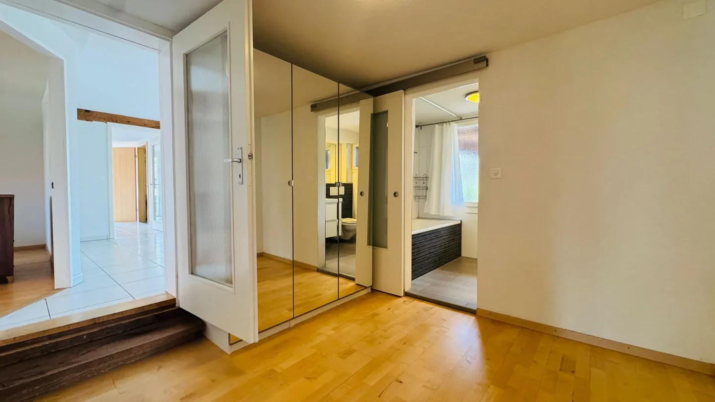 Appartamento 5 stanze con diverse terrazze e un posto auto incluso - Foto 6 di 16
