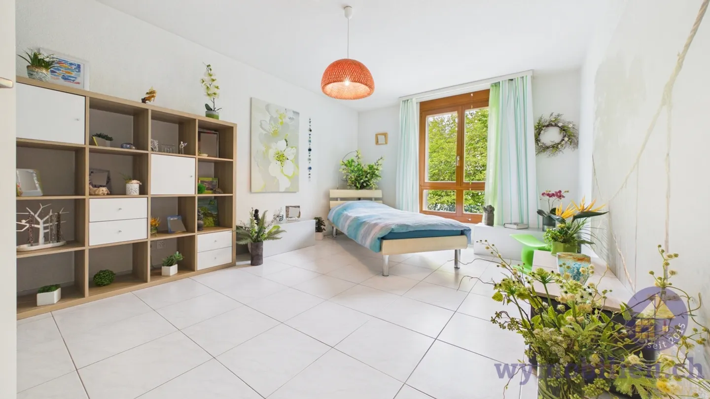 Living with holiday feeling – 3.5-room apartment with glazed balcony - Photo 8 of 11