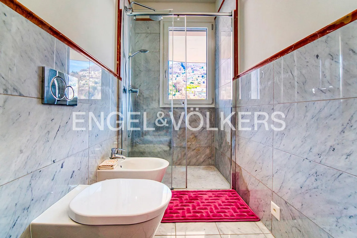 Beautiful Rooftop Terrace with Lake View - Photo 10 of 13