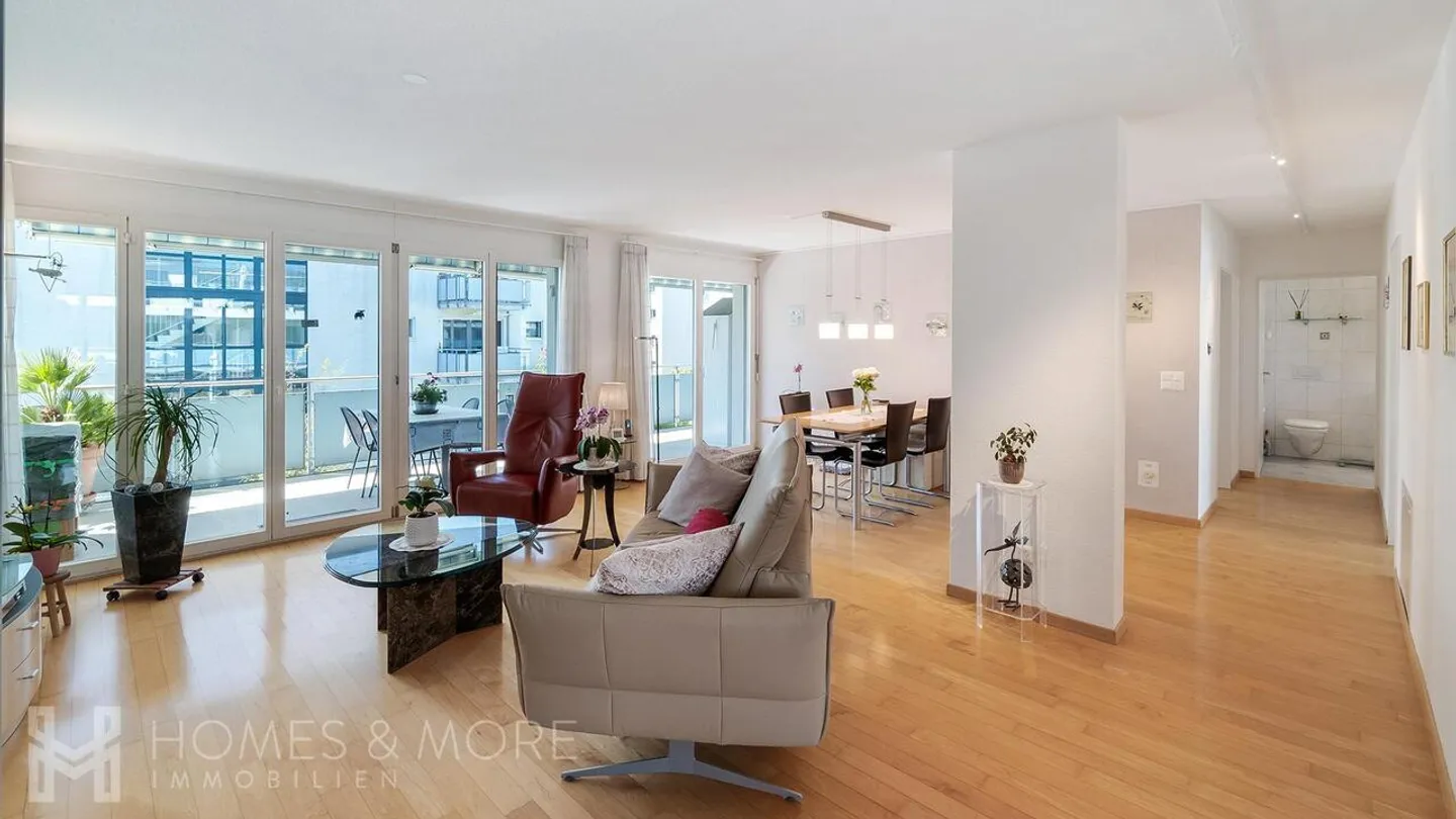 Modernes Apartment mit grosszügigen Terrassen - Foto 1 von 9