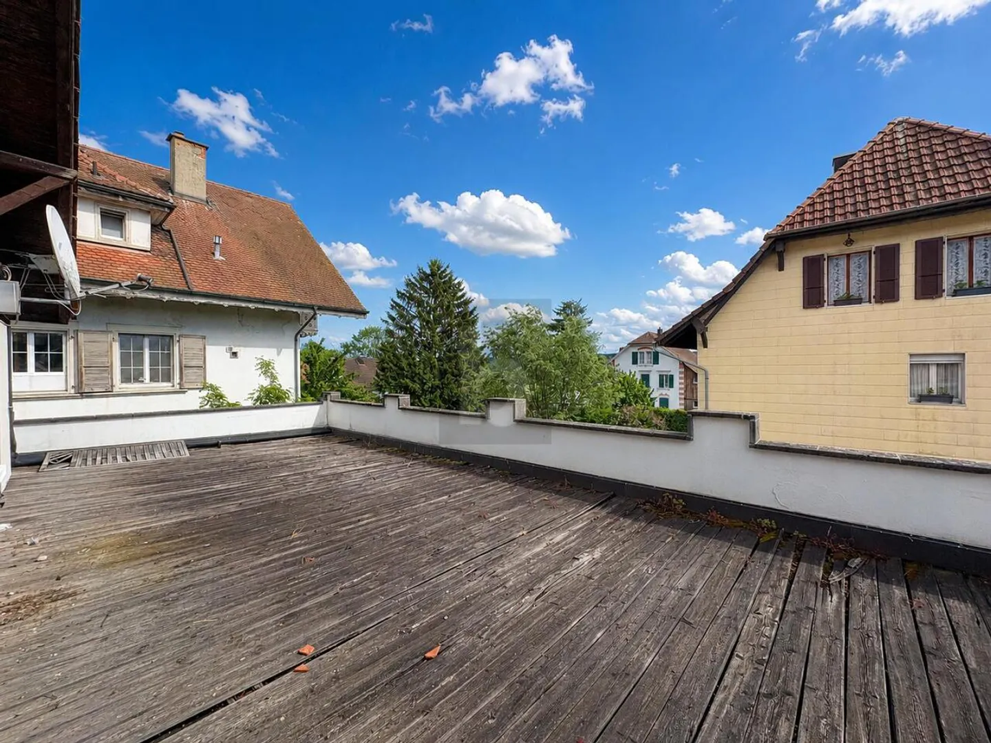 Mehrfamilienhaus mit grosser Terrasse - Foto 4 von 6