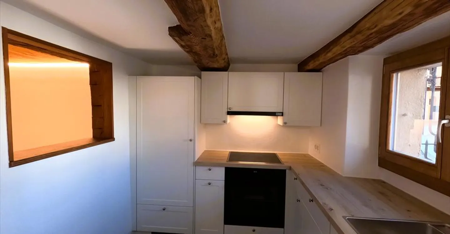 Charming 3.5-room apartment fully renovated in the heart of Vissoie - Photo 3 of 15