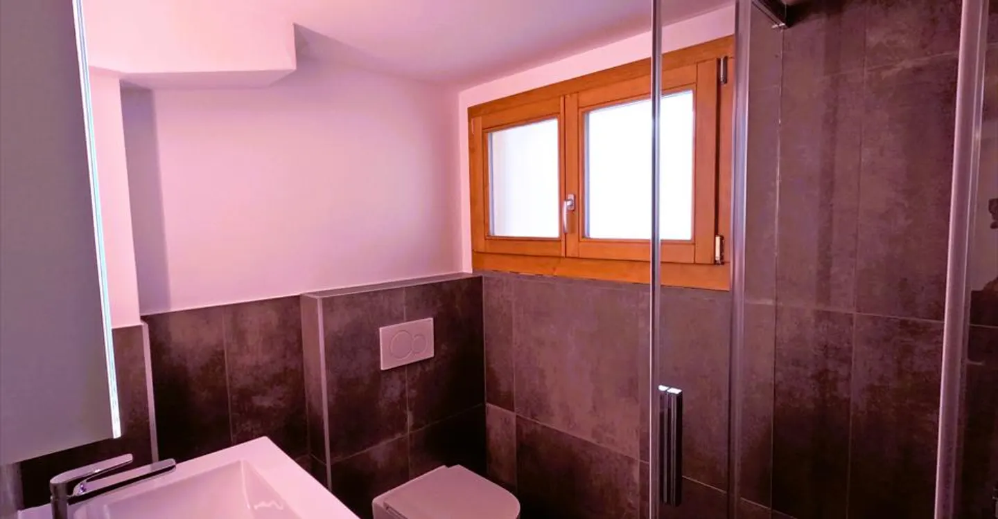 Charming 3.5-room apartment fully renovated in the heart of Vissoie - Photo 6 of 15