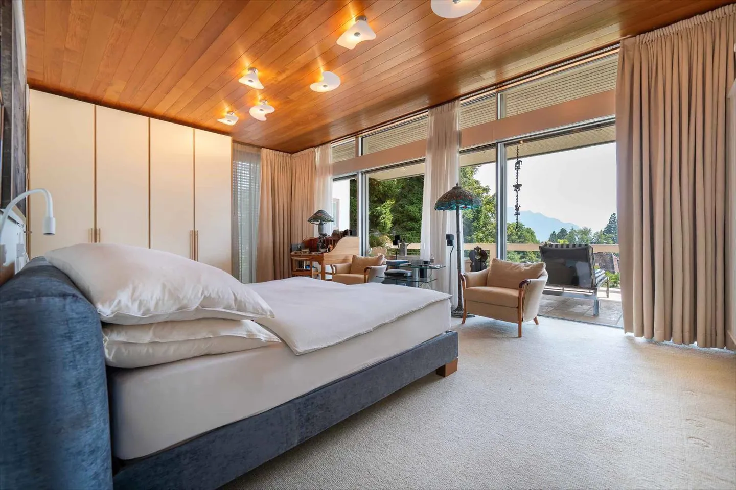 Wunderschöne 7,5-Zimmer-Immobilie mit Pool - Entwicklungspotenzial - Foto 11 von 13