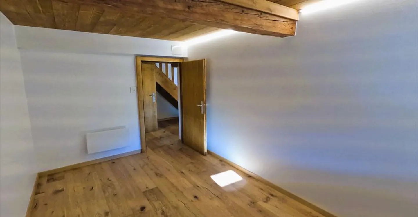 Charming 3.5-room apartment fully renovated in the heart of Vissoie - Photo 10 of 15