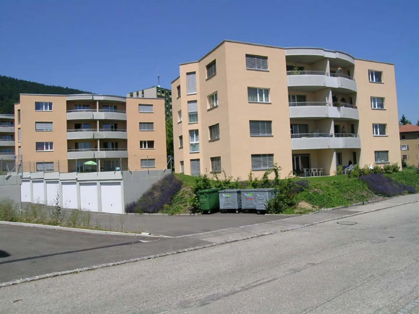 Appartement de 5.5 pièces entièrement rénové - Photo 11 sur 12