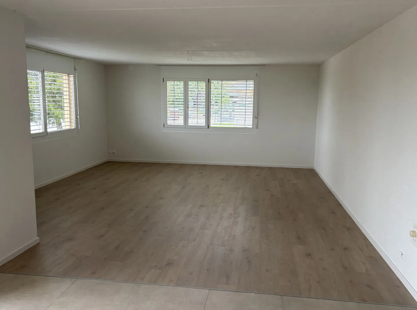 Appartement de 5.5 pièces entièrement rénové - Photo 3 sur 12