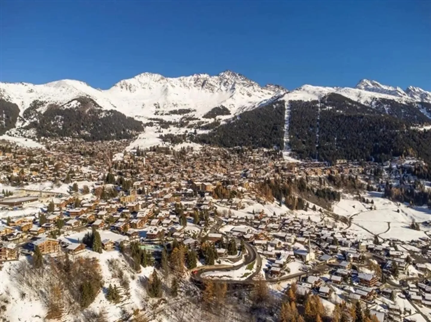 Terrain à bâtir avec permis de construire valide - Photo 1 sur 1