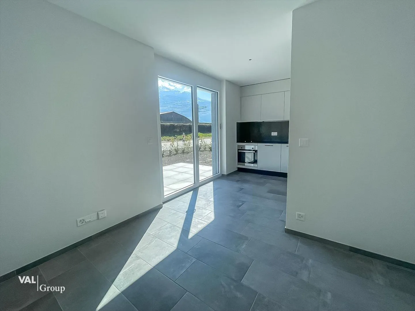 Studio in der Stadt Sion mit Terrasse und Rasen - Foto 2 von 3