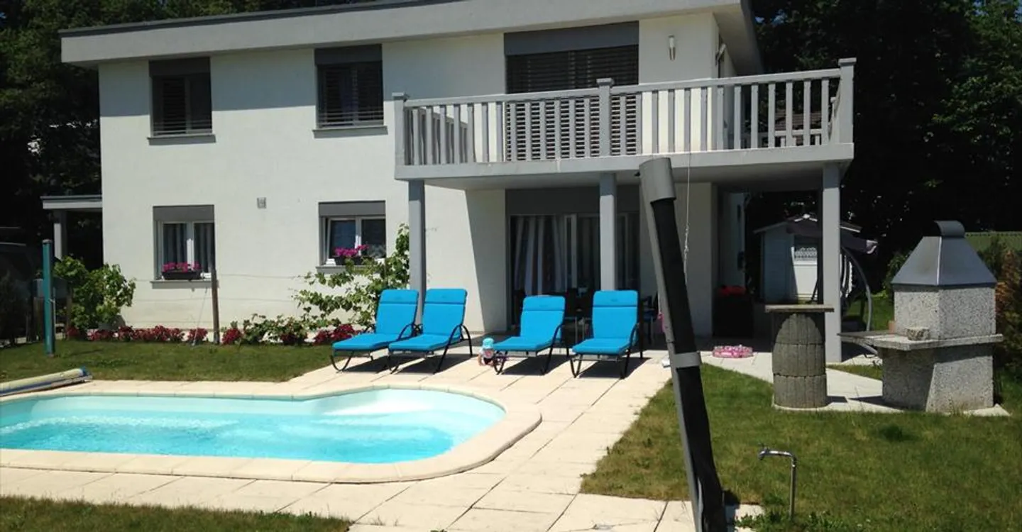 Villa 6,5 Zimmer - Foto 1 von 3
