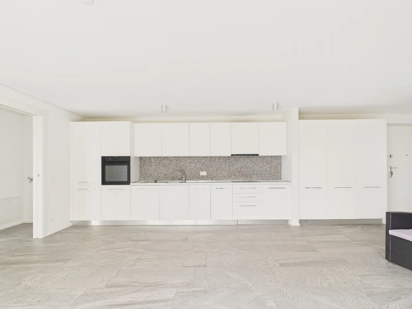 Modern 3.5-room apartment with terrace and hobby room in Cadro - Photo 4 of 13