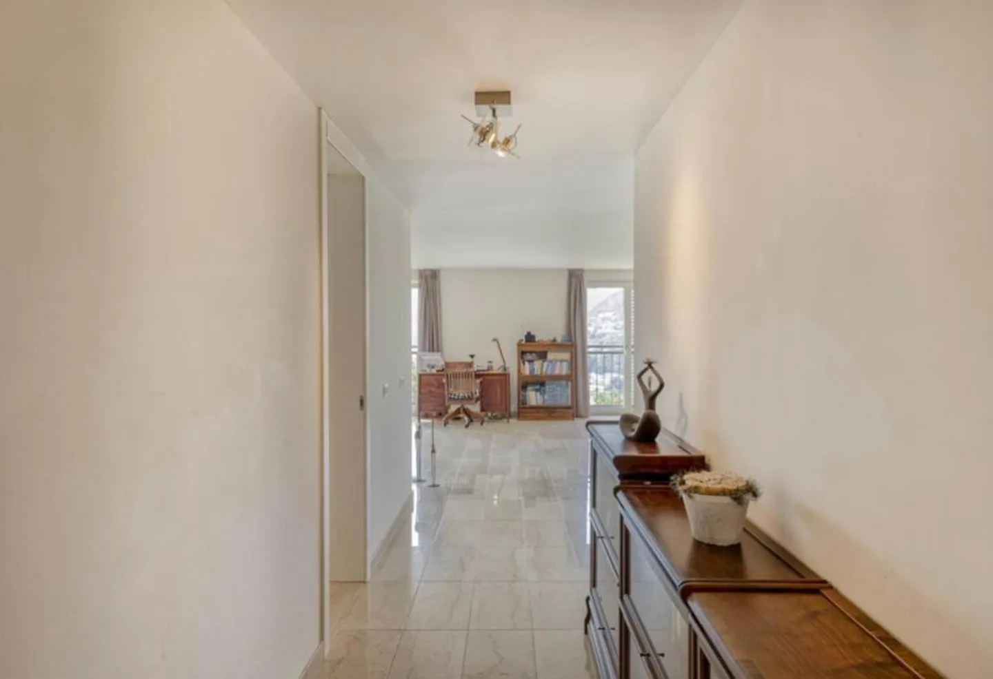 4.5 Room Apartment, Montagnola, Collina D'ORO - Photo 2 of 7