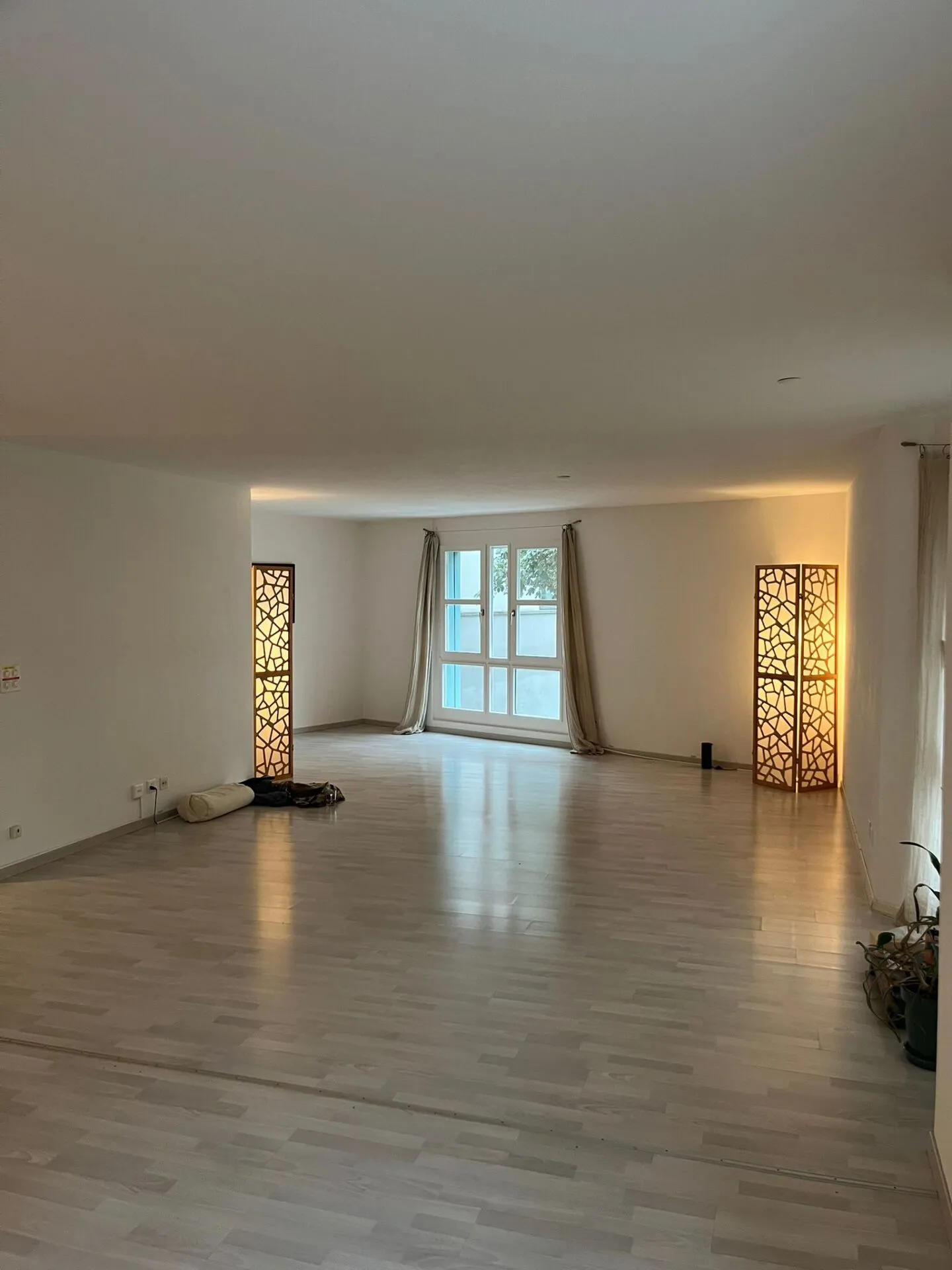 Bureau spacieux à louer dans le quartier 4 ! - Photo 2 sur 8