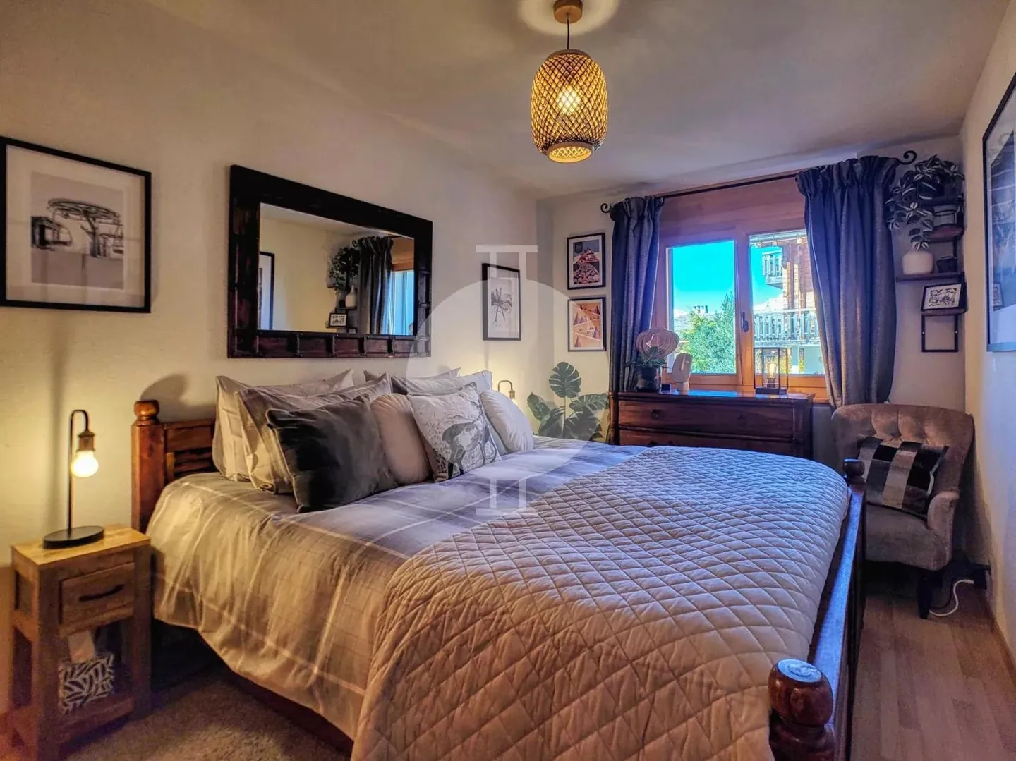 Magnificent 5.5-room apartment with high standards and large garden with panoramic mountain views - Photo 4 of 13