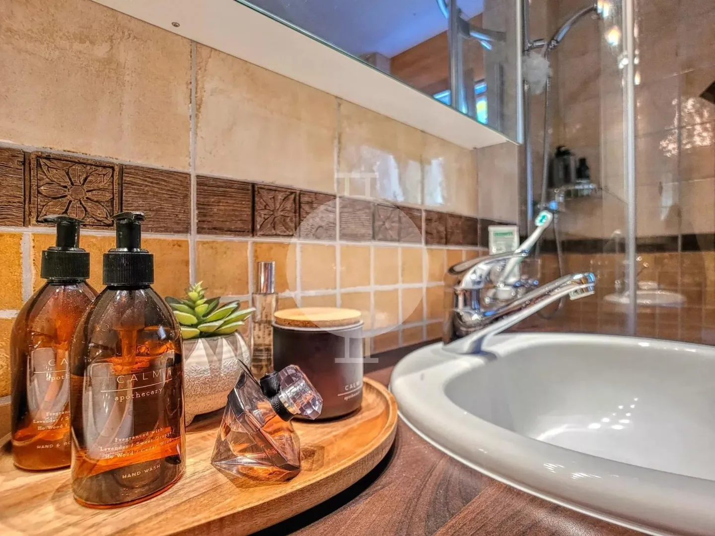 Magnificent 5.5-room apartment with high standards and large garden with panoramic mountain views - Photo 7 of 13