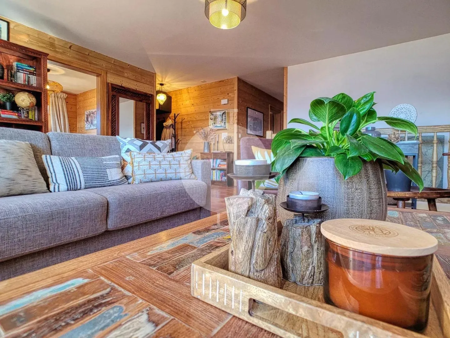 Magnificent 5.5-room apartment with high standards and large garden with panoramic mountain views - Photo 3 of 13