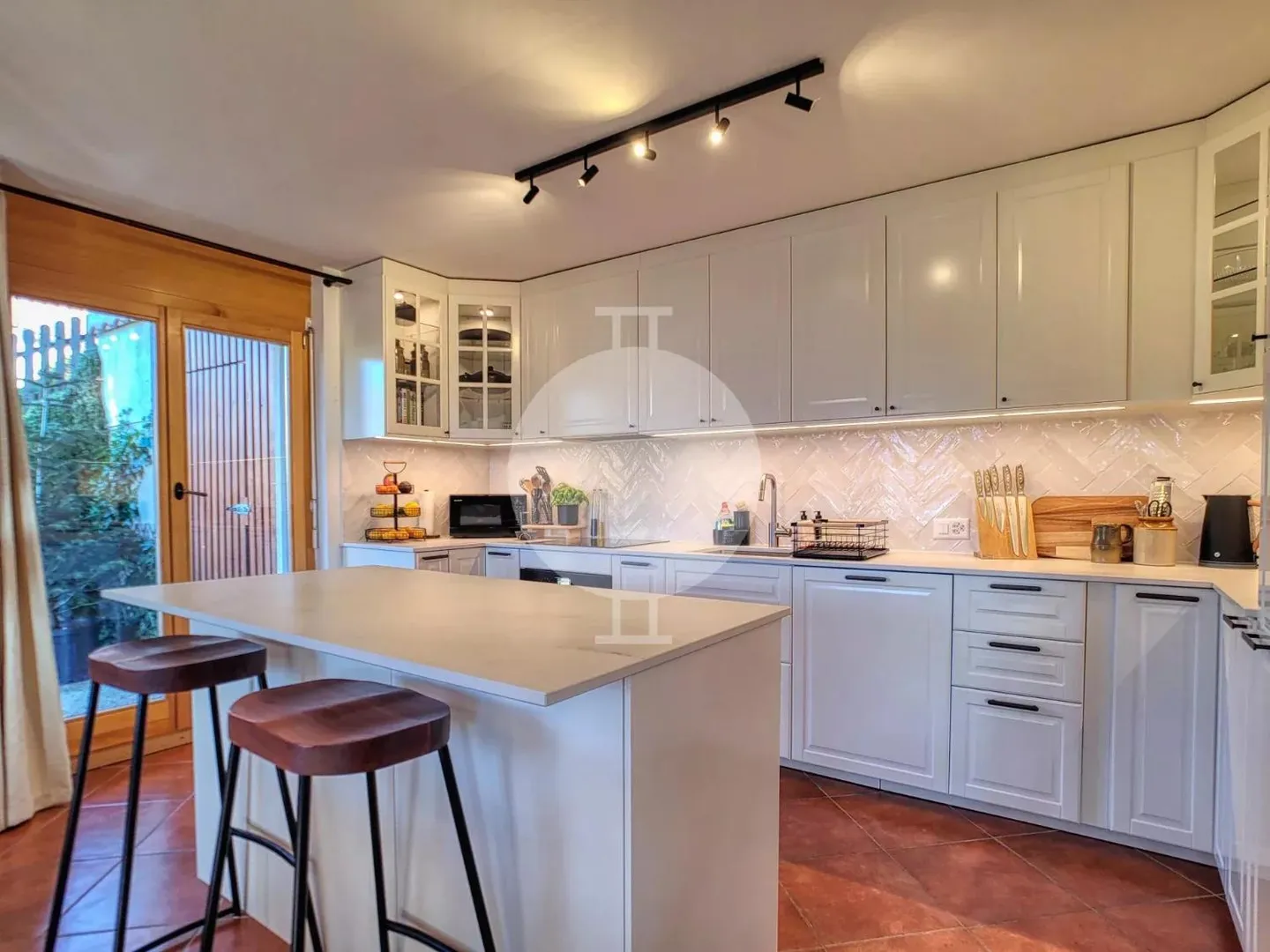 Magnificent 5.5-room apartment with high standards and large garden with panoramic mountain views - Photo 11 of 13