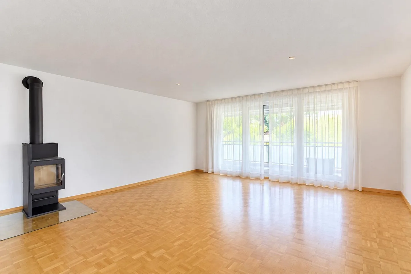 Spacious 4.5-room penthouse in a central location - Photo 2 of 9
