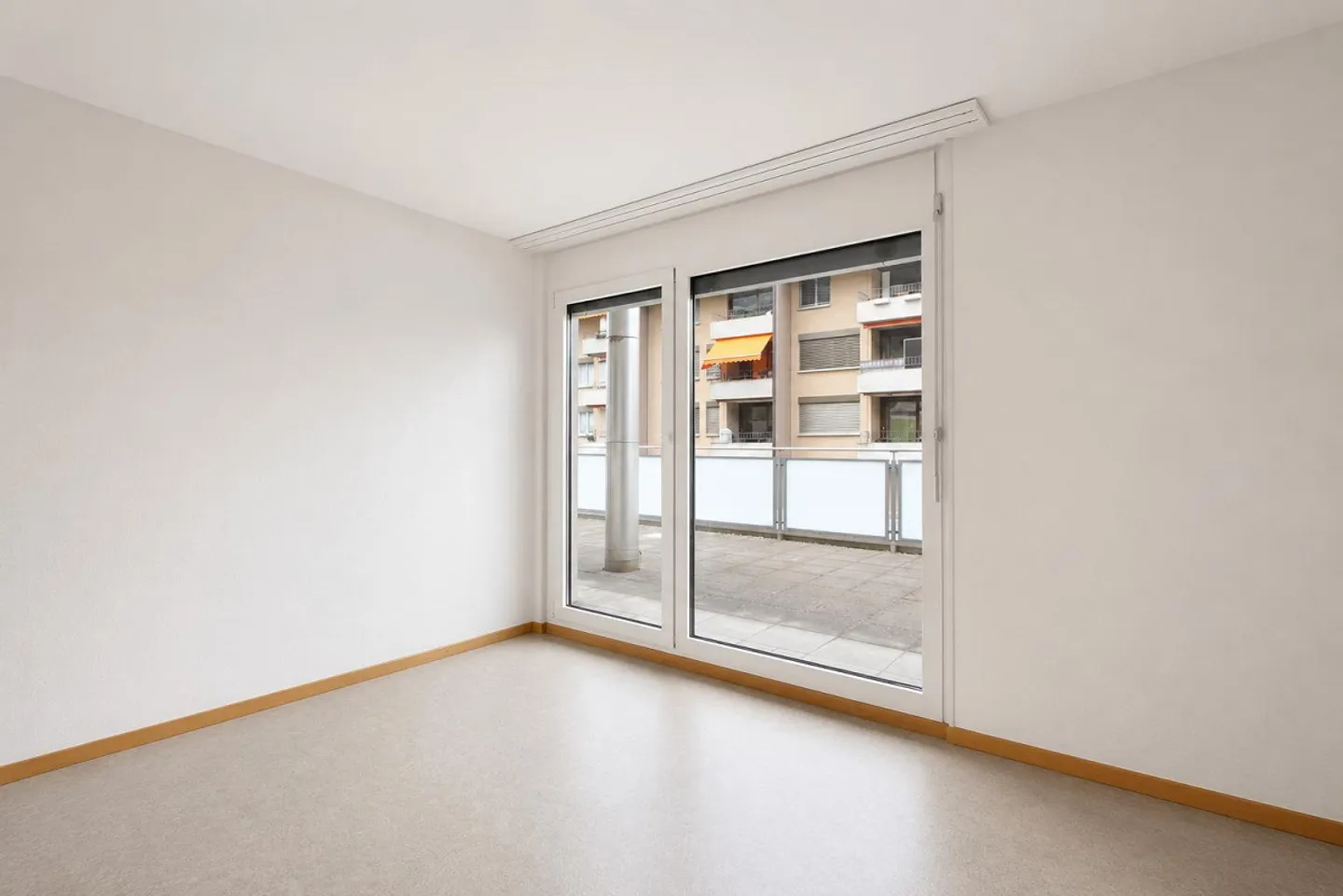 Spacious 4.5-room penthouse in a central location - Photo 4 of 9