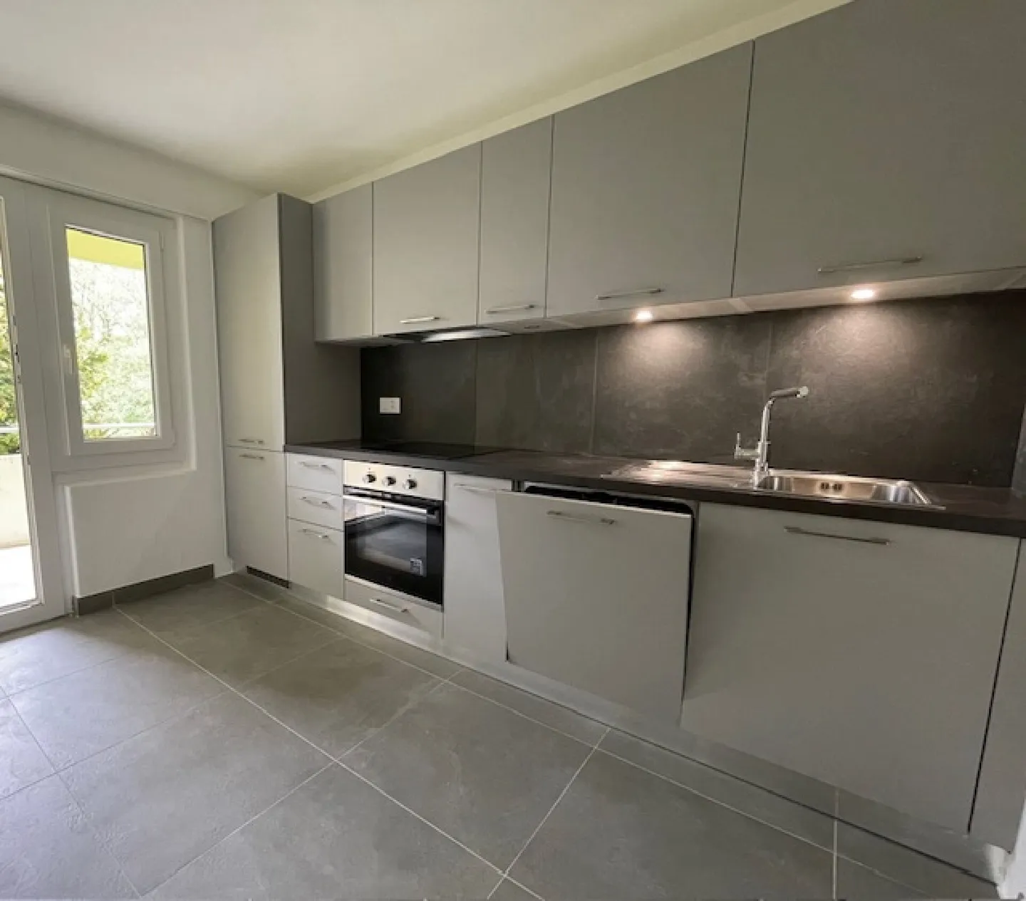 Appartement Dernier Étage à Colombier - Photo 1 sur 1