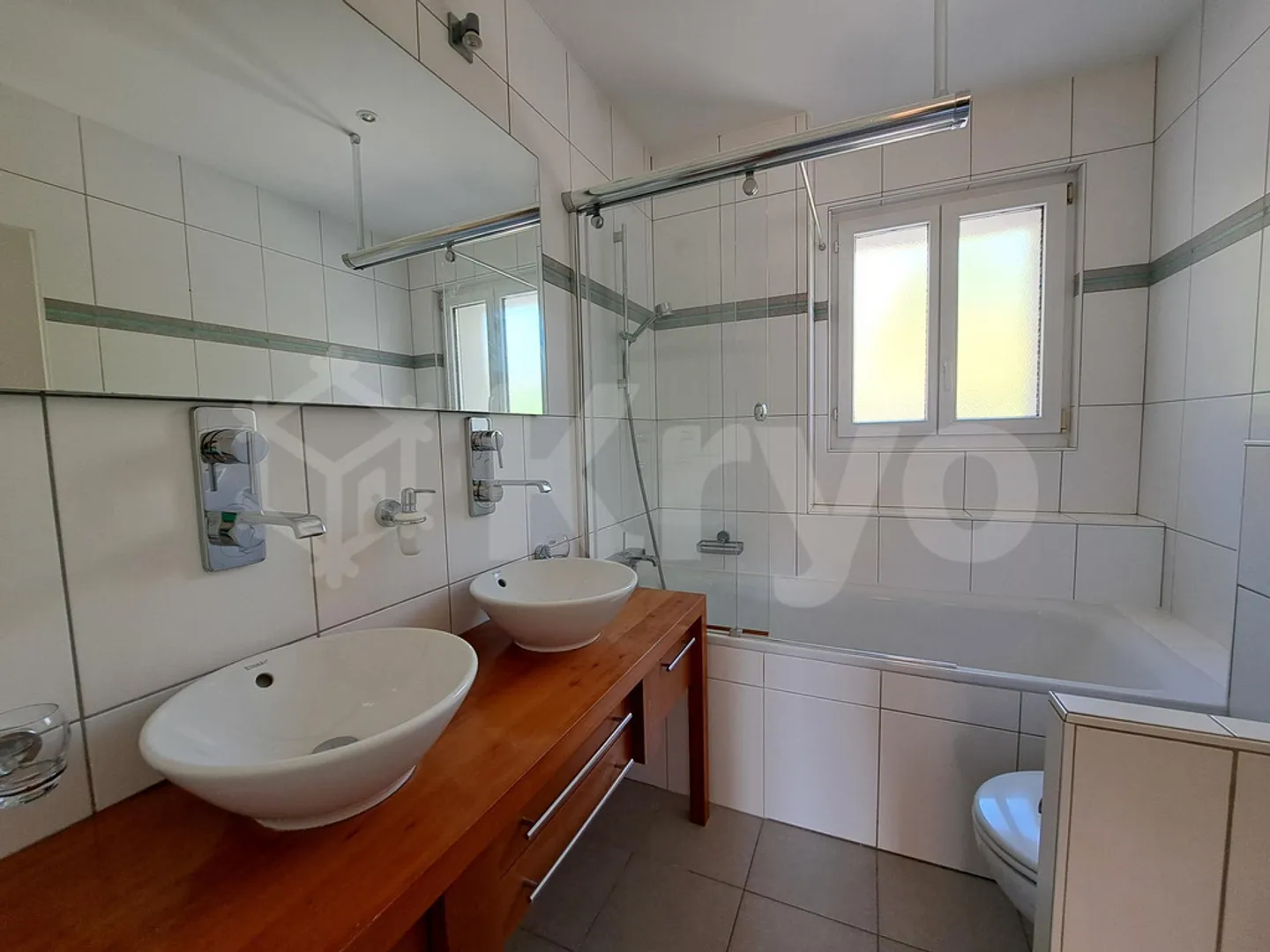 Appartement Charmant avec Vue sur le Lac - Photo 9 sur 9