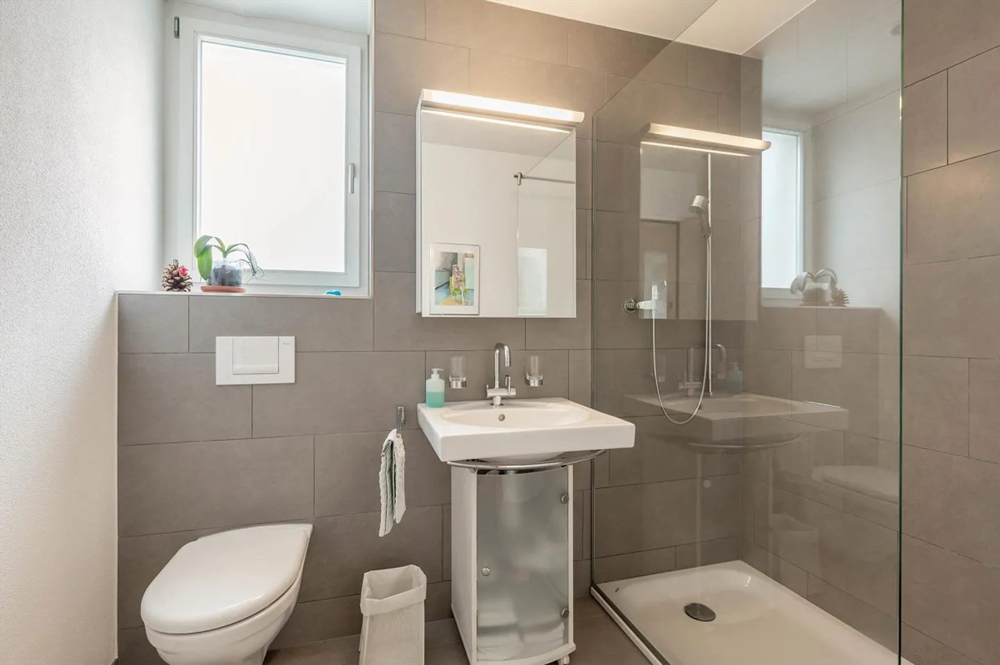 Bright apartment with high living quality in a central location - Photo 8 of 11