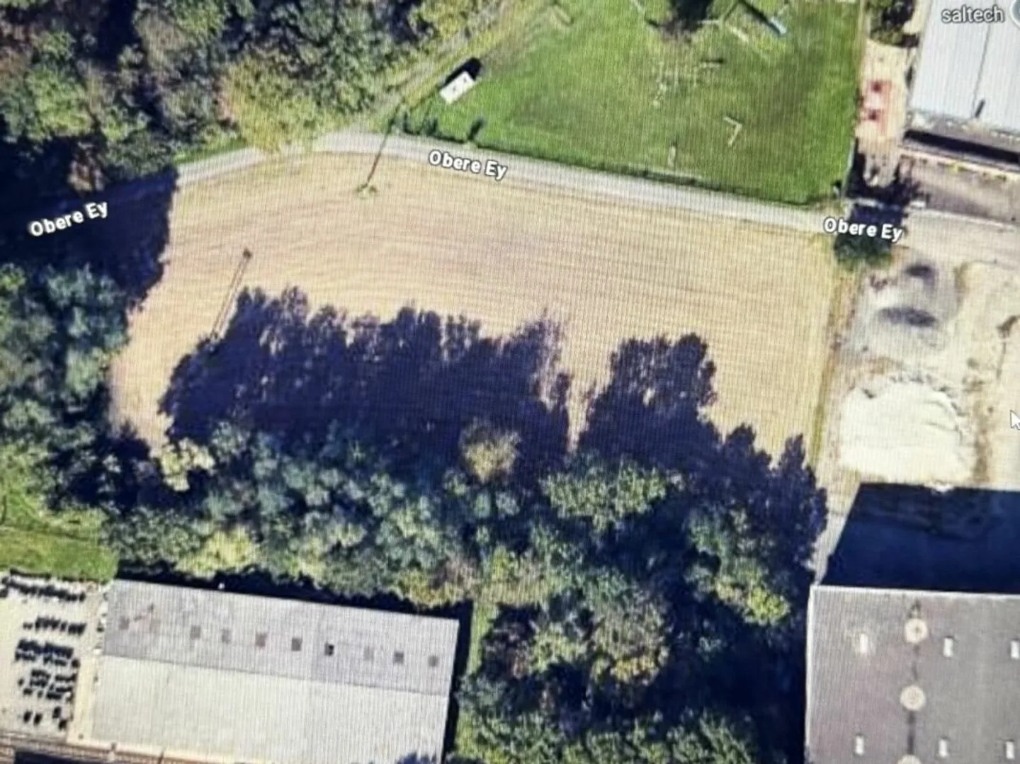 Large commercial property - subdivision possible - Photo 1 of 1