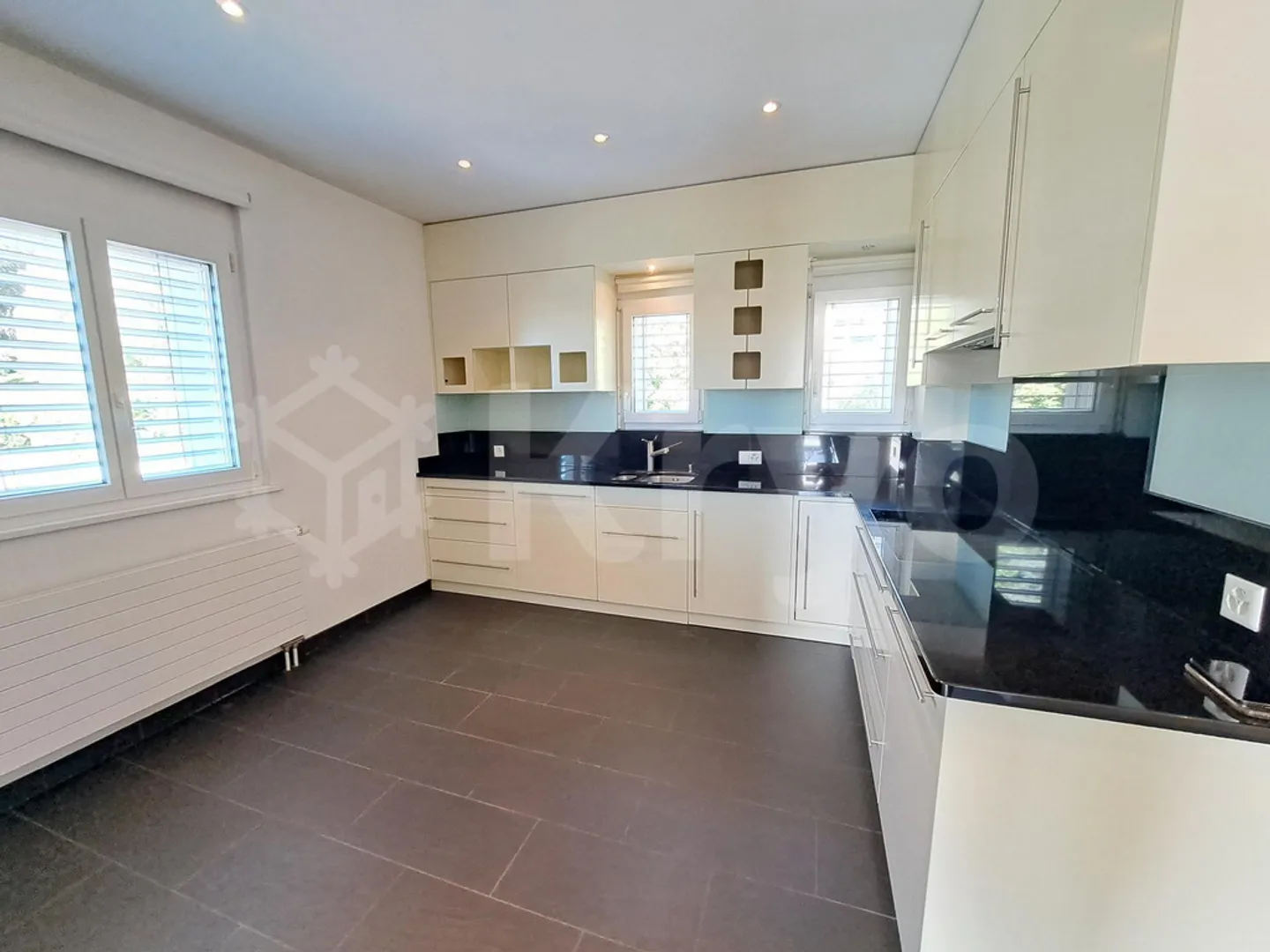 Appartement Charmant avec Vue sur le Lac - Photo 2 sur 9