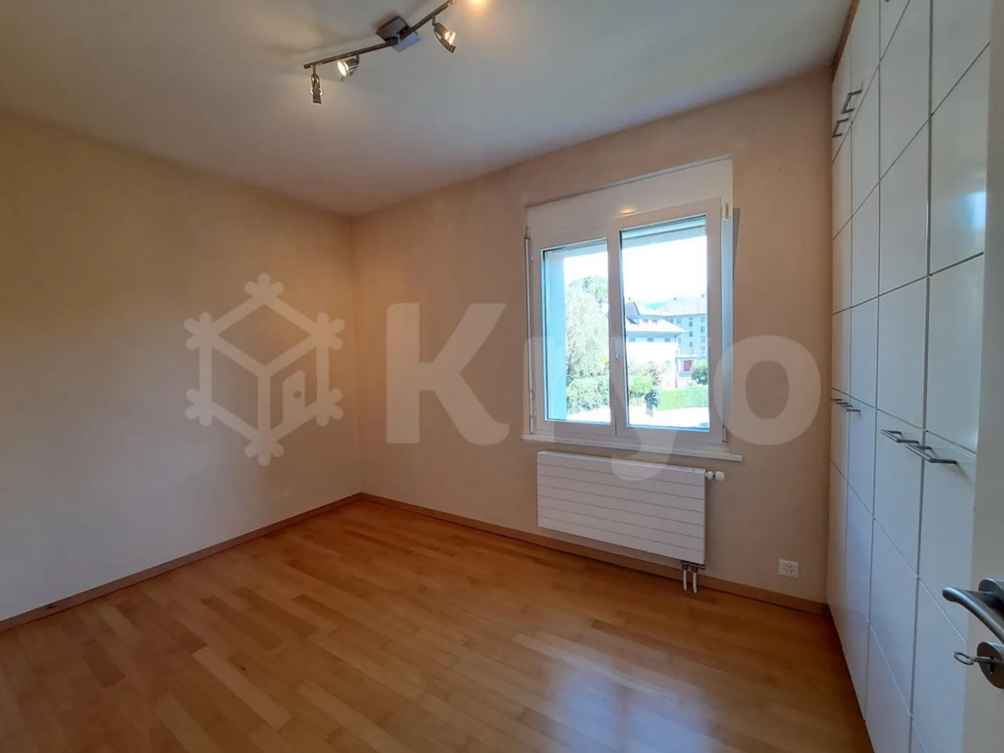 Appartement Charmant avec Vue sur le Lac - Photo 7 sur 9