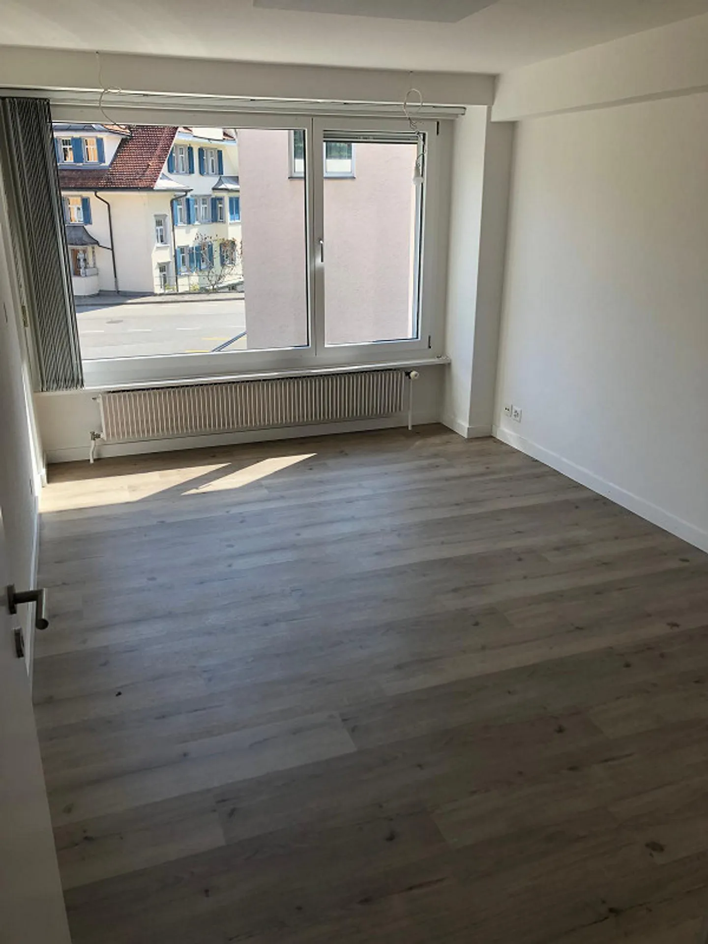 Büro / Atelier / Praxis / Gewerberäume - Foto 2 von 14