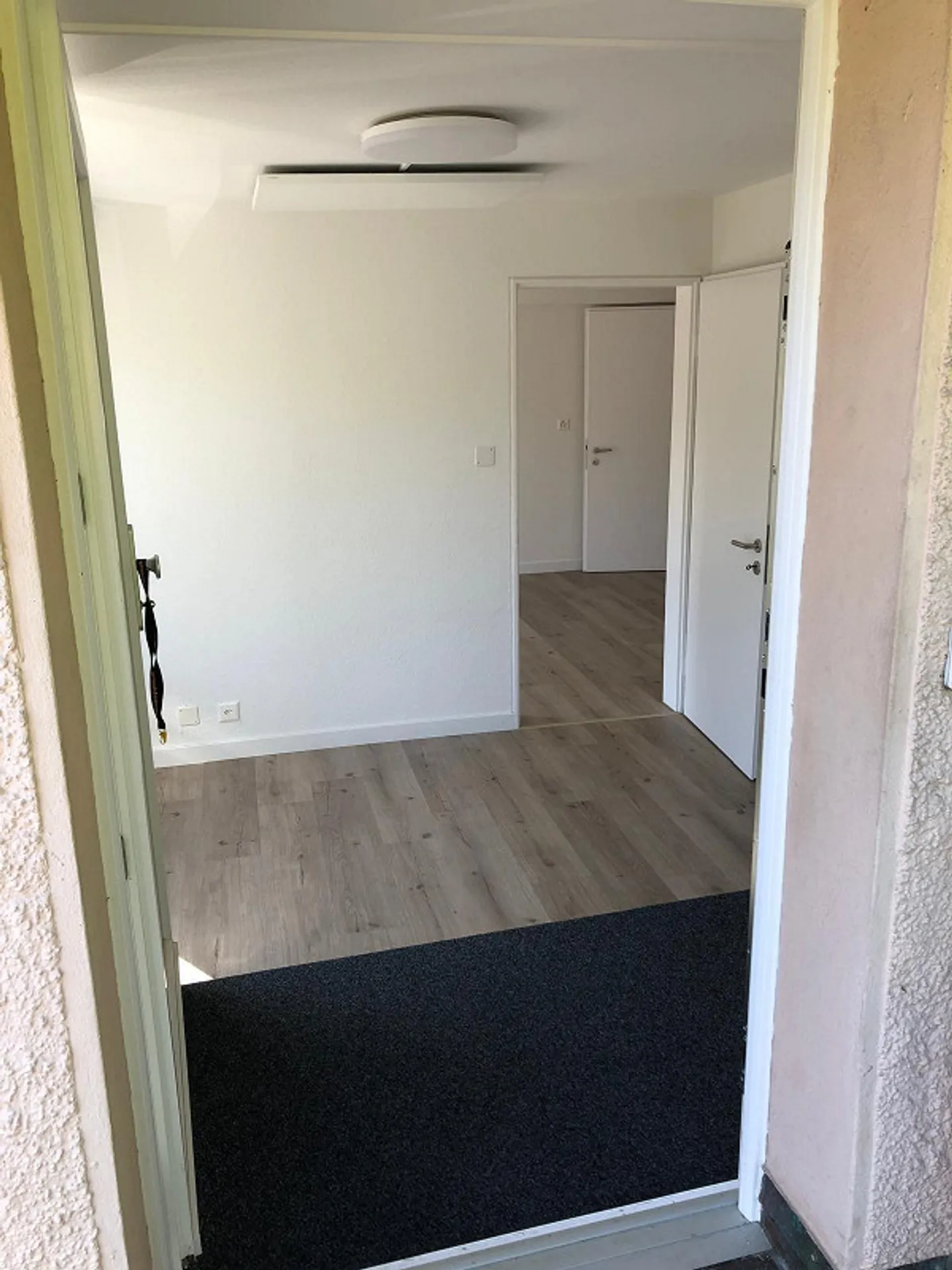 Büro / Atelier / Praxis / Gewerberäume - Foto 4 von 14