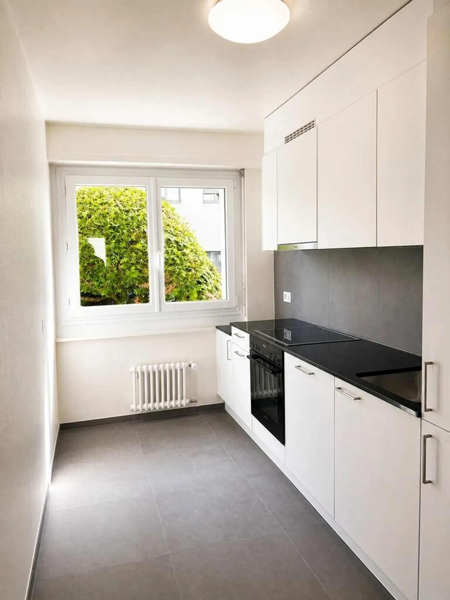 Bell'appartamento di 3,5 stanze completamente ristrutturato - Foto 2 di 9