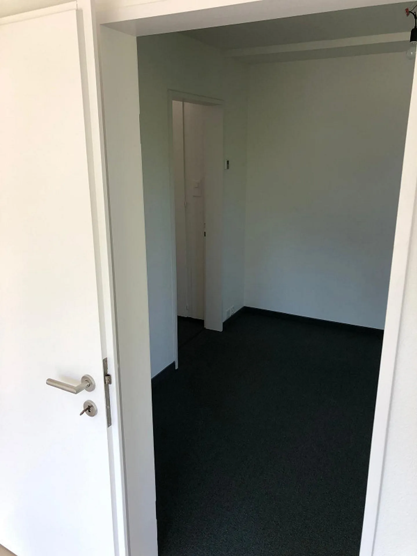 Büro / Atelier / Praxis / Gewerberäume - Foto 6 von 14